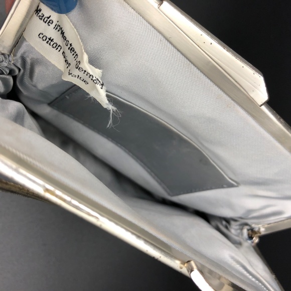 Clutch With Flower print and sliver strap - Picture 2 of 3